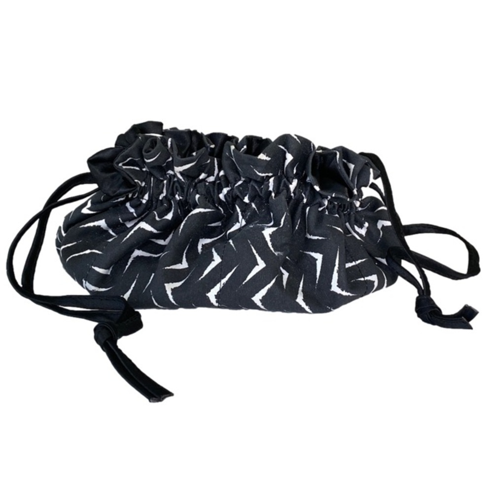 Iota Chic Jewelry Pouch Satin Lining 8 Small and 1 Large Interior Pocket OS